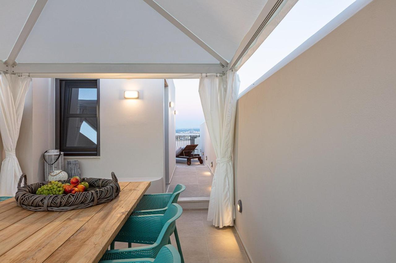 V77 Seafront Suites ريثيمنو المظهر الخارجي الصورة