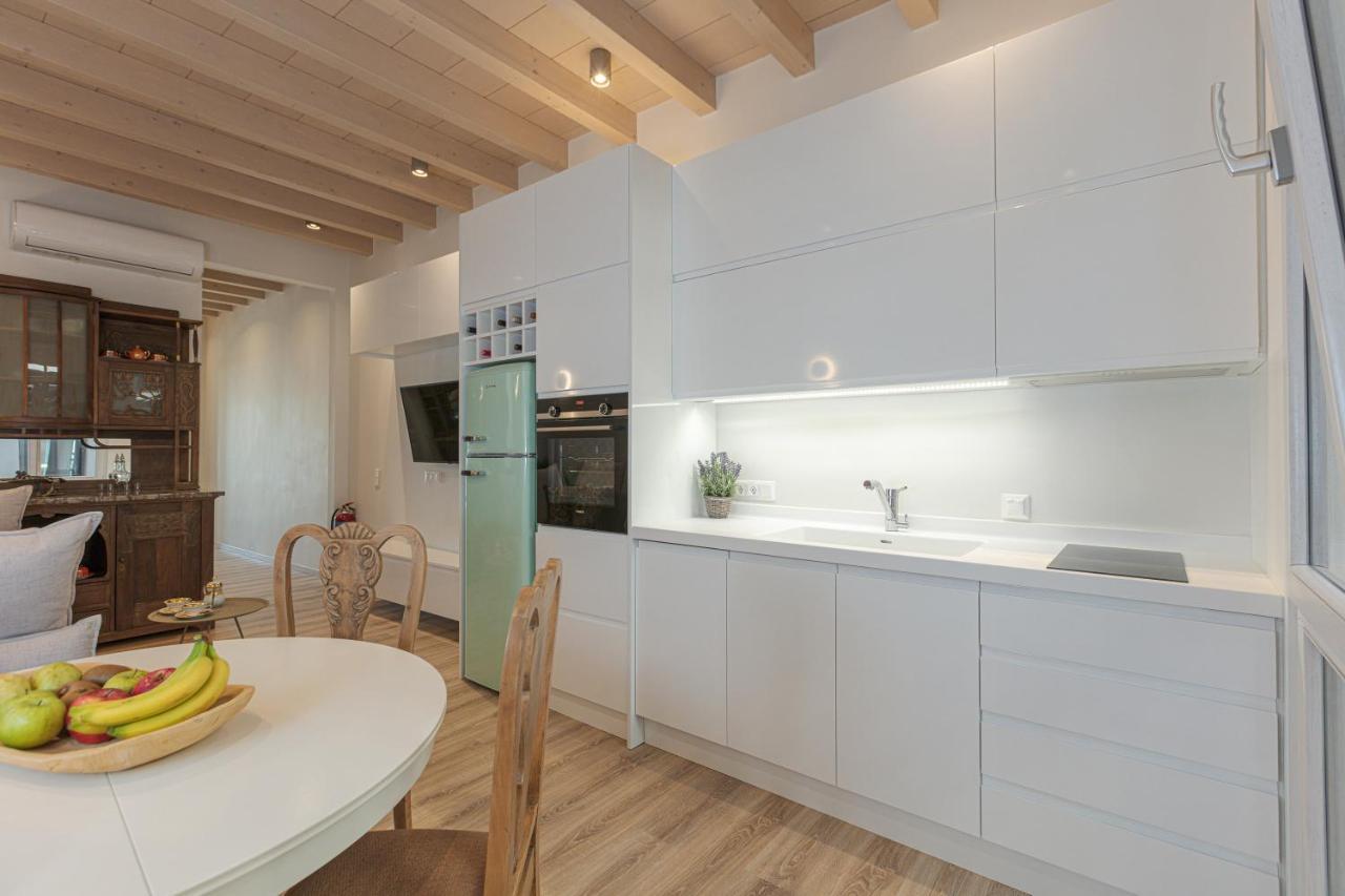 V77 Seafront Suites ريثيمنو المظهر الخارجي الصورة