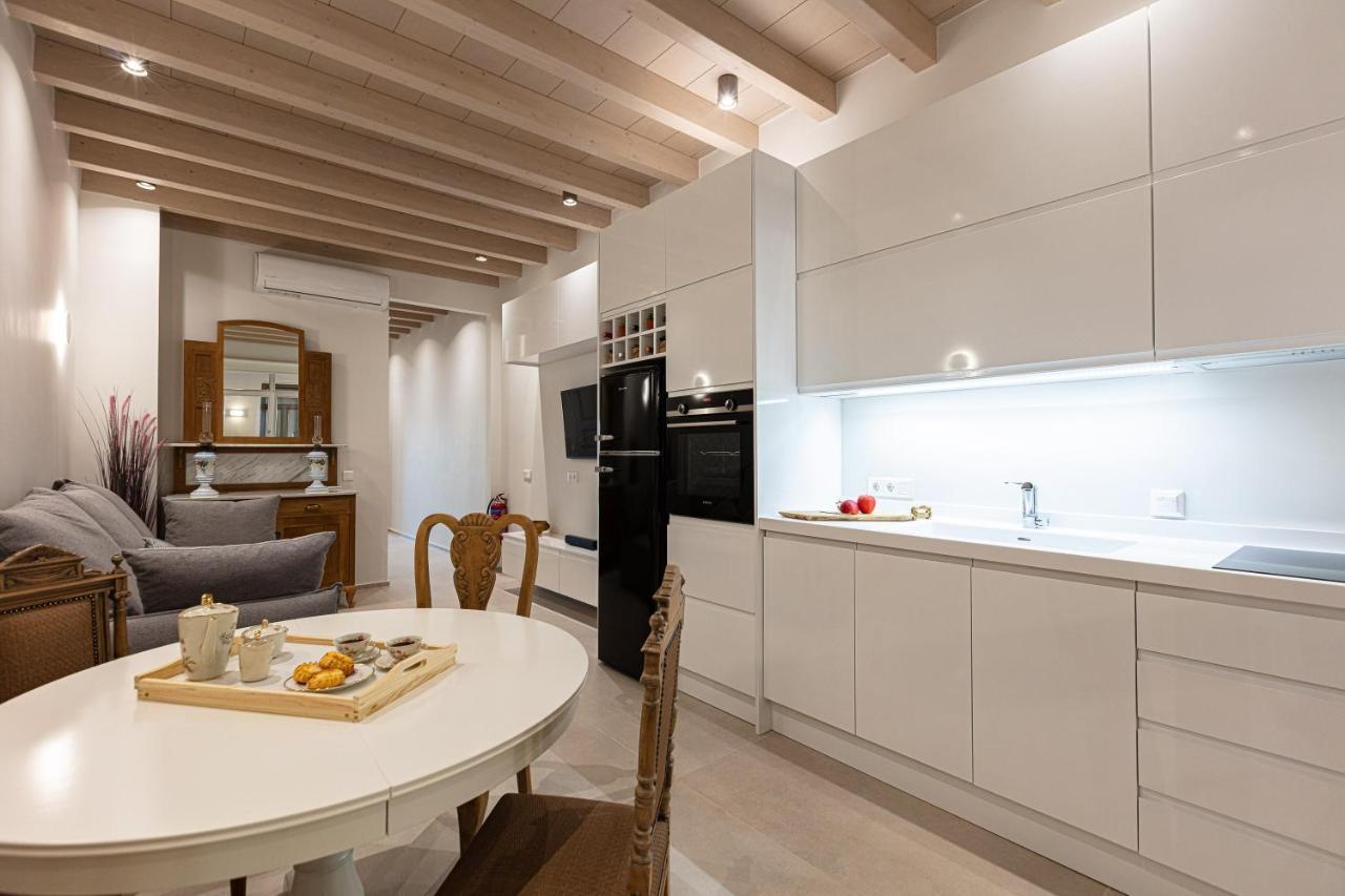 V77 Seafront Suites ريثيمنو المظهر الخارجي الصورة