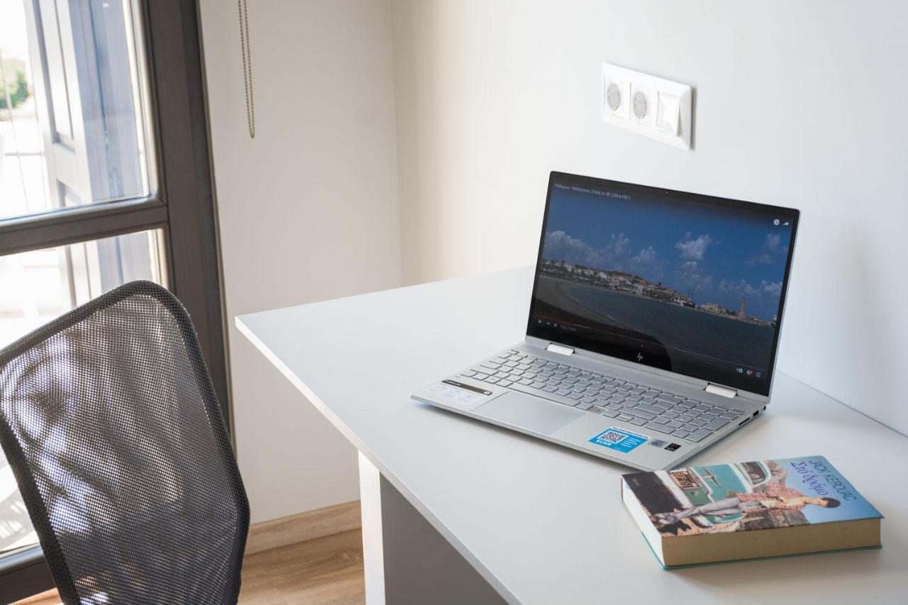 V77 Seafront Suites ريثيمنو المظهر الخارجي الصورة