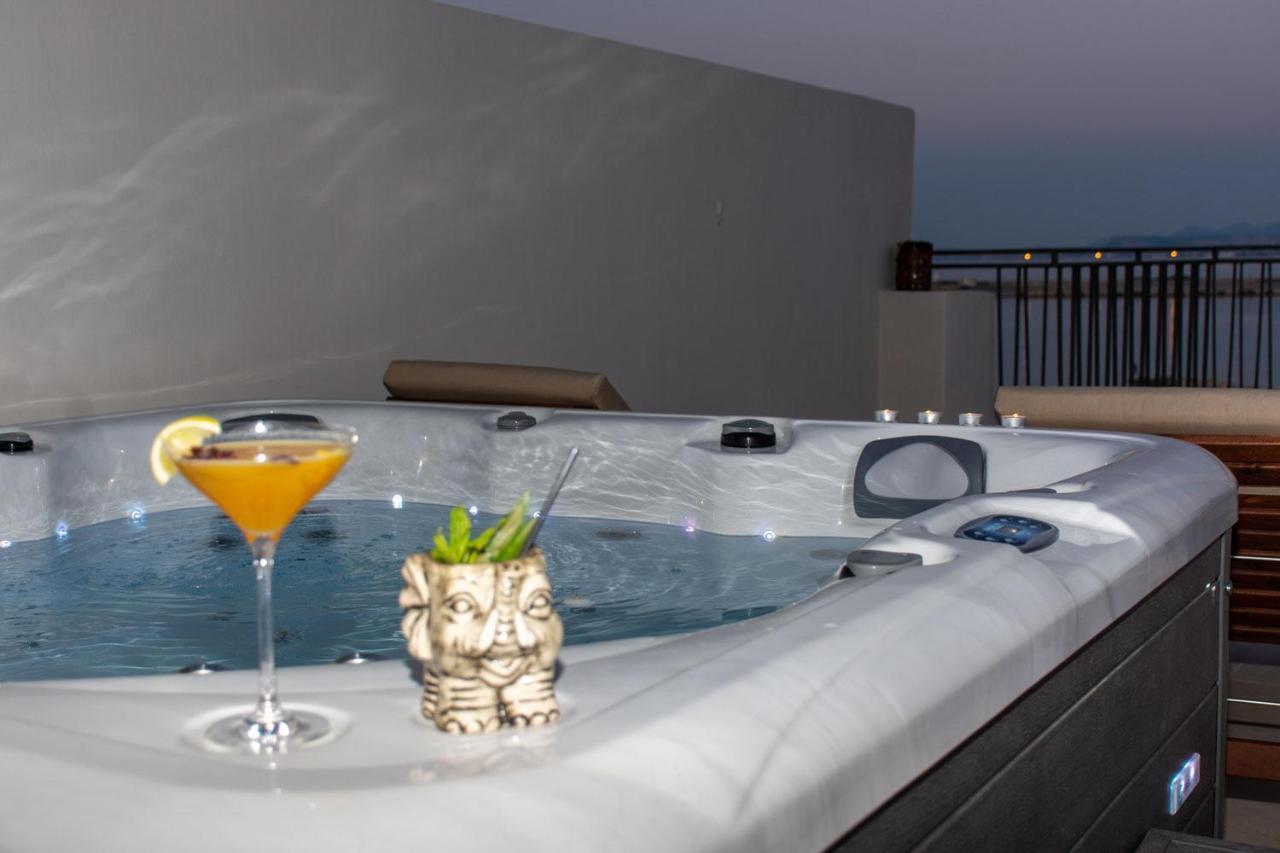 V77 Seafront Suites ريثيمنو المظهر الخارجي الصورة